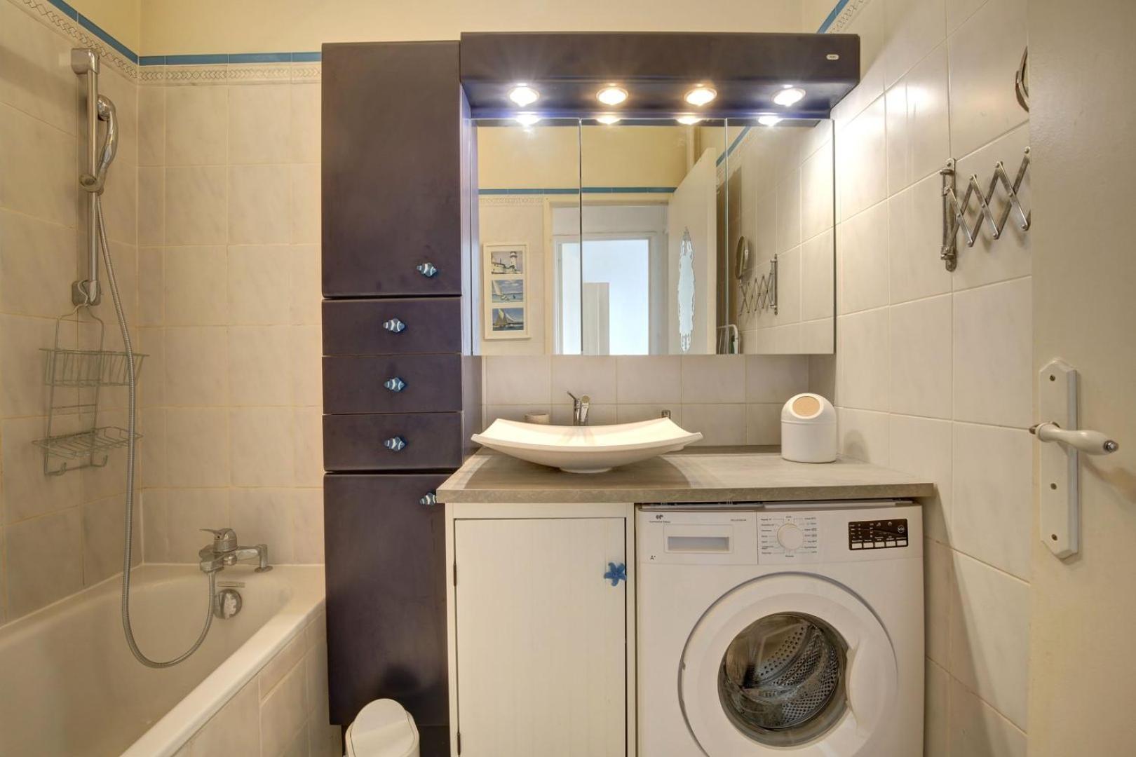 Pour 4 Personnes Proche Des Buttes Chaumont Appartement Paris